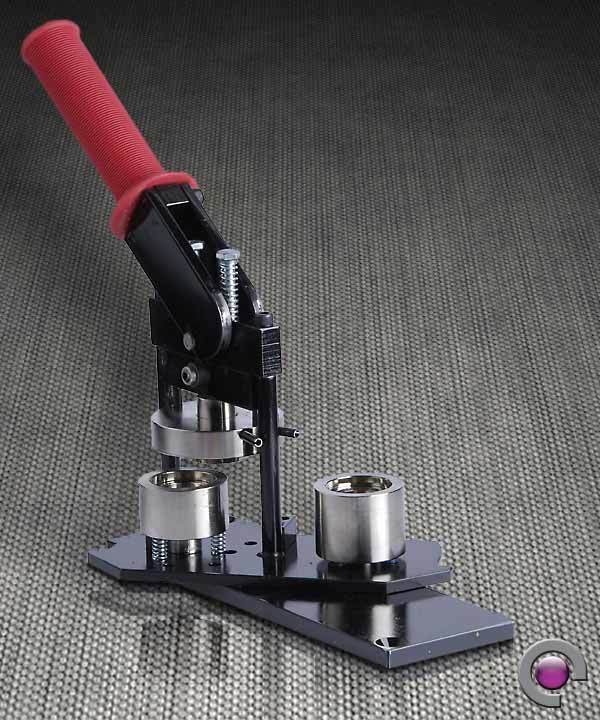 Buttonmaschine USA mit rotem Griff - mia mai