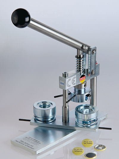 IBP-Buttonmaschine Modell 506-Kompakt mit Schwenkwerkzeug - mia mai